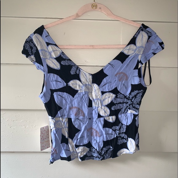 ✨Free people crop top✨ - Picture 2 of 3